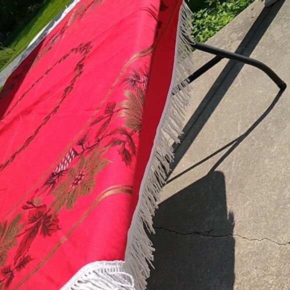 Christmas round Table Cloth w/white fringe Pine Cones and Poinsettias - Picture 2 of 10